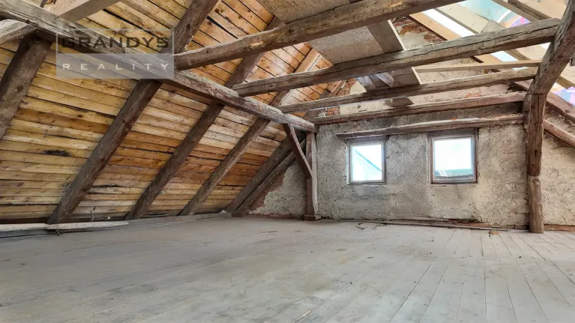 Prodej rodinného domu, Okna, 630 m2