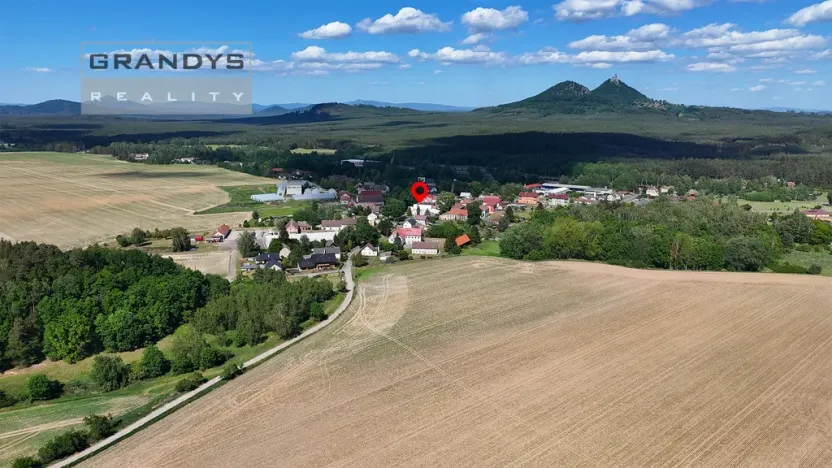 Prodej rodinného domu, Okna, 630 m2