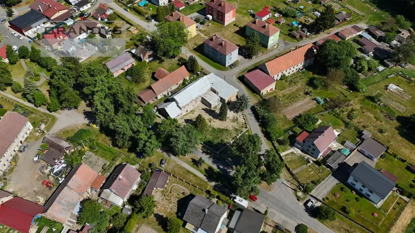 Prodej rodinného domu, Okna, 630 m2