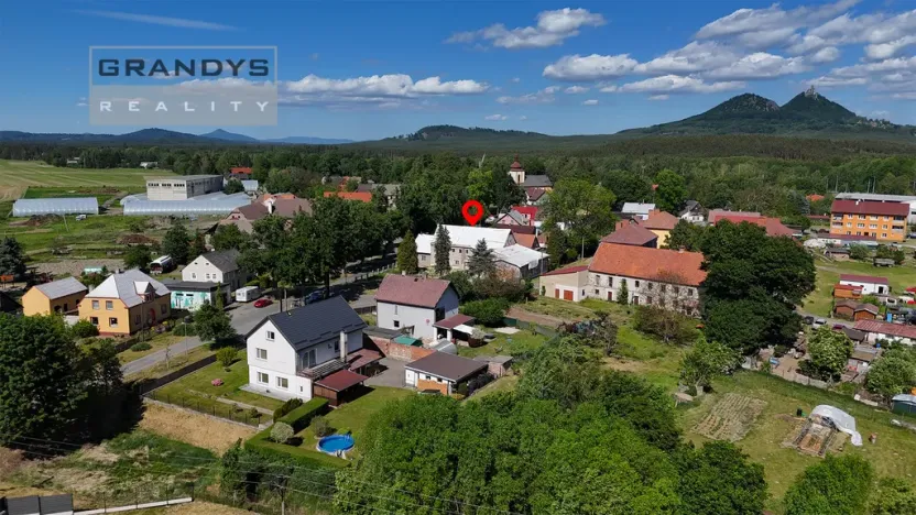 Prodej rodinného domu, Okna, 630 m2