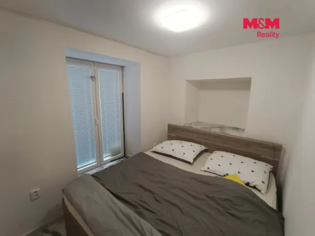 Pronájem bytu 1+1, Krčmaň, Náves, 37 m2