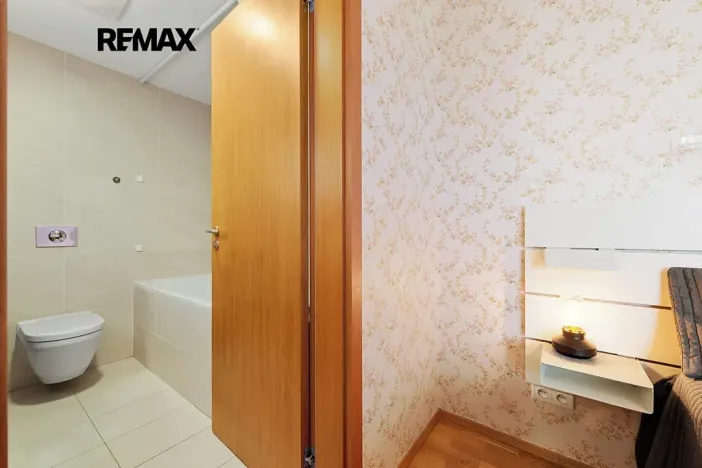 Pronájem bytu 2+kk, Praha - Žižkov, Ke kapslovně, 64 m2