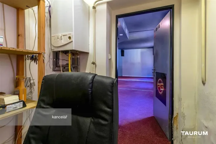 Pronájem obchodního prostoru, Plzeň - Východní Předměstí, Koterovská, 217 m2