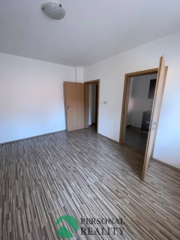 Pronájem bytu 1+1, Kladno, Školská, 35 m2