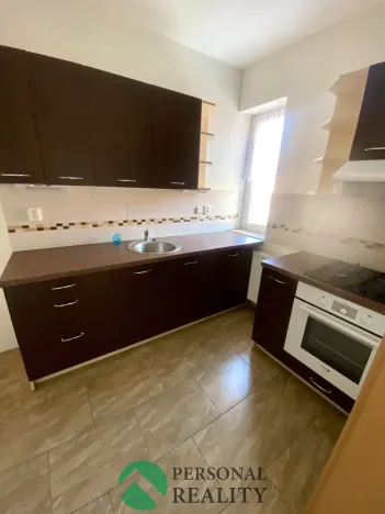 Pronájem bytu 1+1, Kladno, Školská, 35 m2