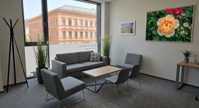 Pronájem kanceláře, Přelouč, Masarykovo náměstí, 50 m2