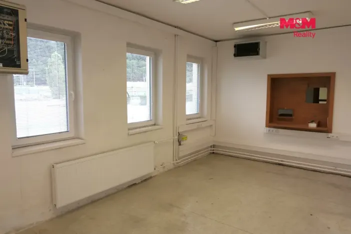 Pronájem kanceláře, Králův Dvůr, V Lukách, 200 m2