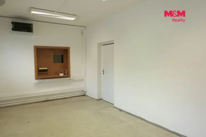 Pronájem kanceláře, Králův Dvůr, V Lukách, 200 m2