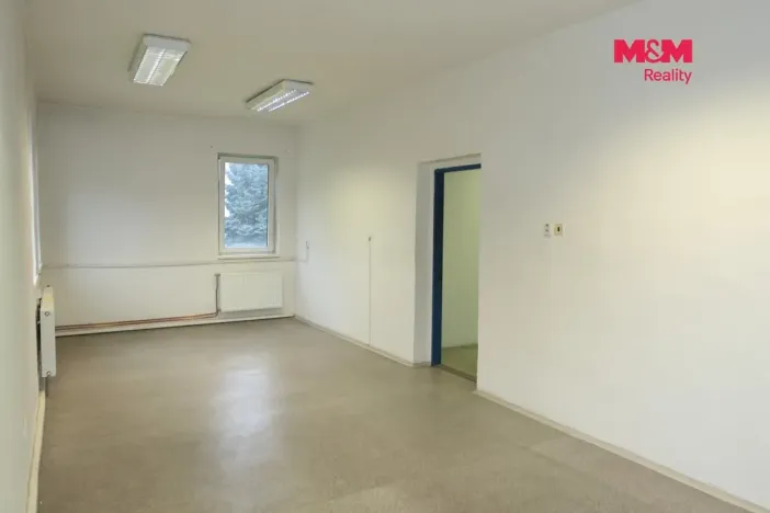 Pronájem kanceláře, Králův Dvůr, V Lukách, 200 m2