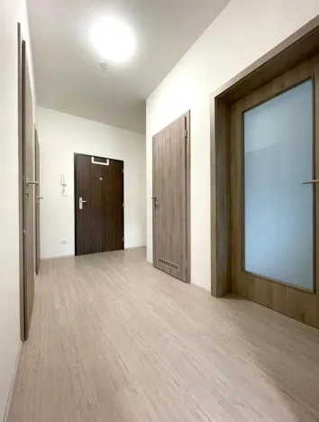 Pronájem bytu 2+kk, Karlovy Vary, Svatošská, 69 m2