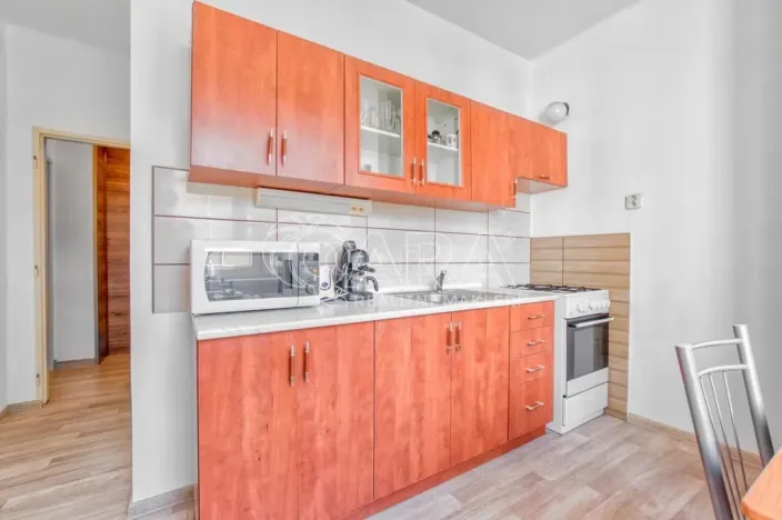 Pronájem bytu 2+1, Dřevohryzy, 51 m2