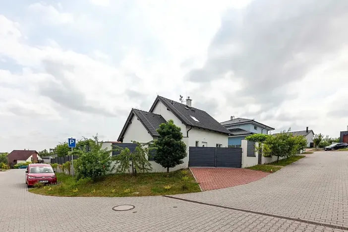 Prodej rodinného domu, Milovice, Zahradní, 95 m2