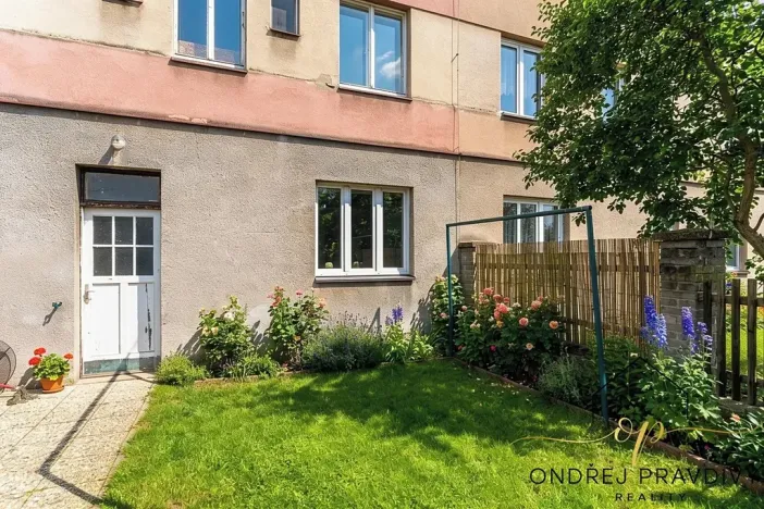 Prodej bytu 2+kk, Praha - Hloubětín, V chaloupkách, 58 m2