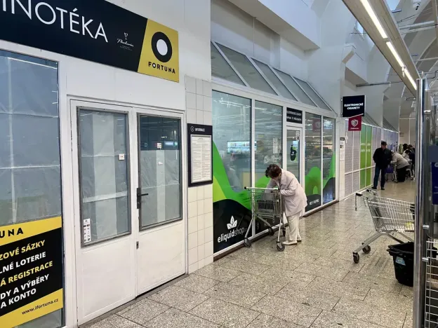 Pronájem obchodního prostoru, Karlovy Vary, 43 m2