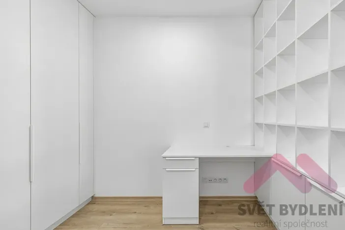 Pronájem bytu 1+kk, Praha - Žižkov, Biskupcova, 25 m2