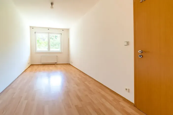 Pronájem bytu 2+kk, Praha - Strašnice, Gutova, 65 m2