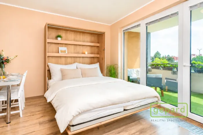 Prodej bytu 2+kk, Praha, Zimova, 63 m2