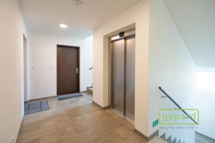 Prodej bytu 2+kk, Praha, Zimova, 63 m2