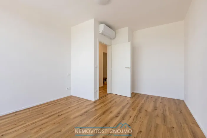 Prodej atypického bytu, Znojmo, Jarošova, 235 m2