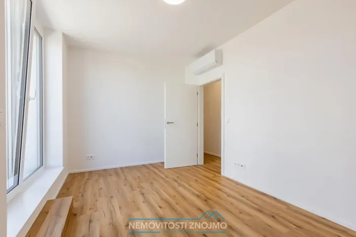 Prodej atypického bytu, Znojmo, Jarošova, 235 m2
