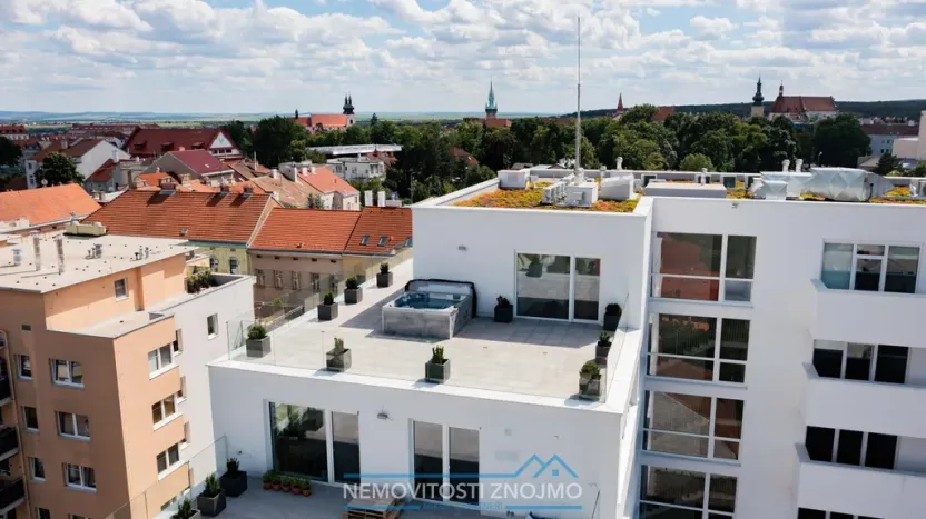 Prodej atypického bytu, Znojmo, Jarošova, 235 m2