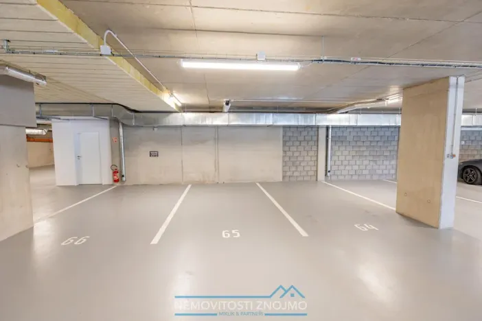Prodej atypického bytu, Znojmo, Jarošova, 235 m2