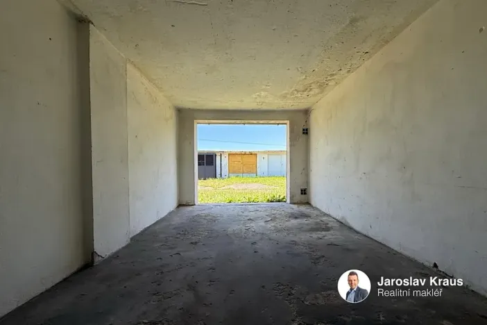 Prodej garáže, Jičín, Konecchlumského, 16 m2