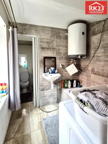 Pronájem obchodního prostoru, Planá, náměstí Svobody, 41 m2