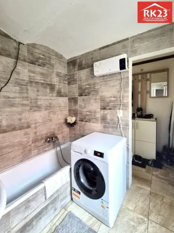 Pronájem obchodního prostoru, Planá, náměstí Svobody, 41 m2