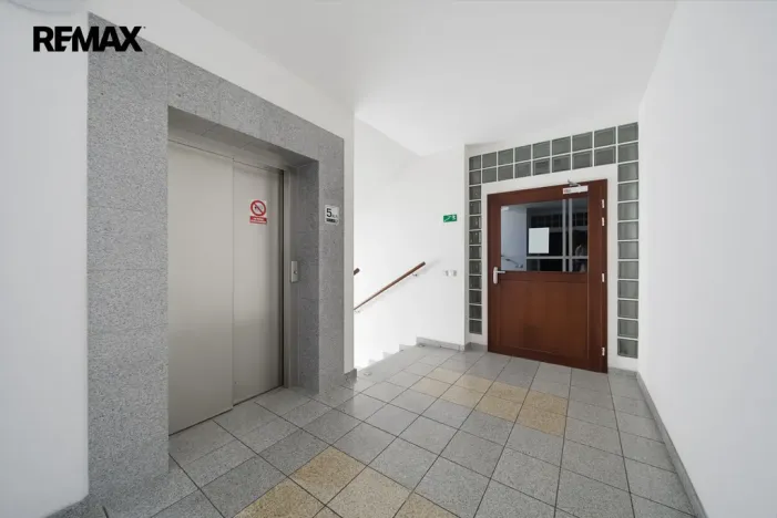 Prodej bytu 2+kk, Karlovy Vary, Jateční, 40 m2