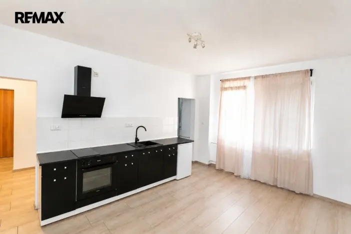 Prodej bytu 2+kk, Kadaň, Chomutovská, 37 m2
