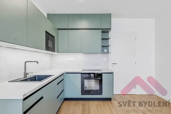 Pronájem bytu 1+kk, Praha - Modřany, Komořanská, 37 m2