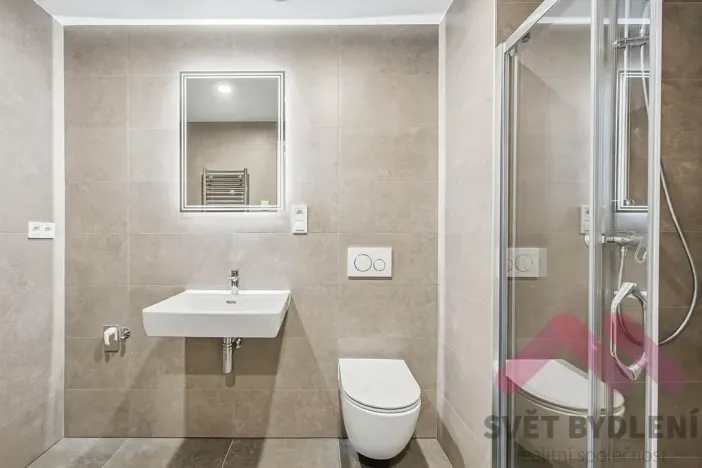 Pronájem bytu 1+kk, Praha - Modřany, Komořanská, 37 m2