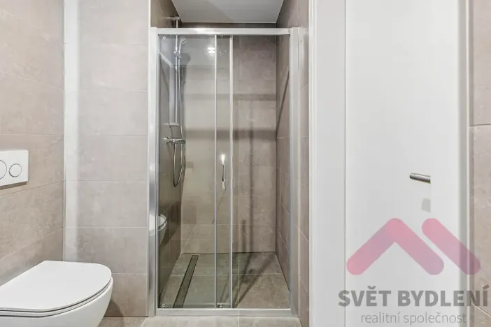 Pronájem bytu 1+kk, Praha - Modřany, Komořanská, 37 m2