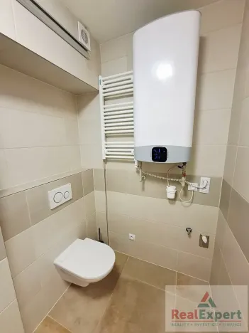 Pronájem bytu 1+kk, Praha - Vinohrady, Máchova, 30 m2