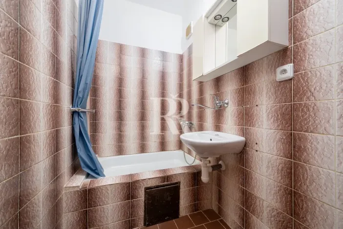 Prodej bytu 2+kk, Praha, Zelenohorská, 43 m2