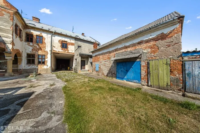 Prodej rodinného domu, Uničov - Renoty, 488 m2