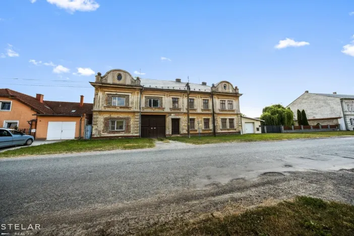 Prodej rodinného domu, Uničov - Renoty, 488 m2