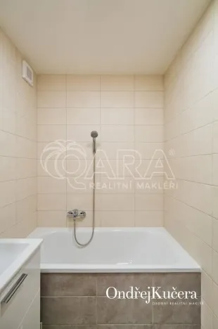 Pronájem bytu 3+kk, Praha - Břevnov, Na Petřinách, 67 m2