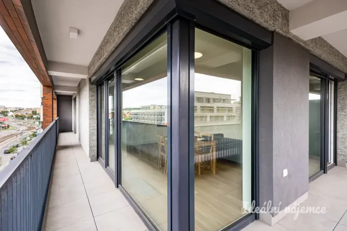 Pronájem bytu 2+kk, Praha - Hloubětín, Poděbradská, 64 m2