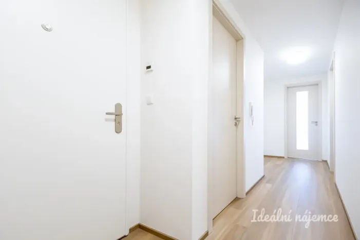 Pronájem bytu 2+kk, Praha - Hloubětín, Poděbradská, 64 m2