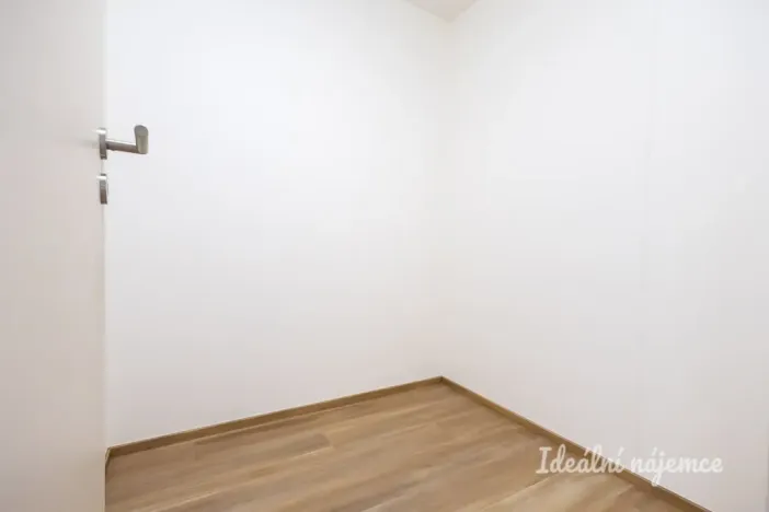 Pronájem bytu 2+kk, Praha - Hloubětín, Poděbradská, 64 m2
