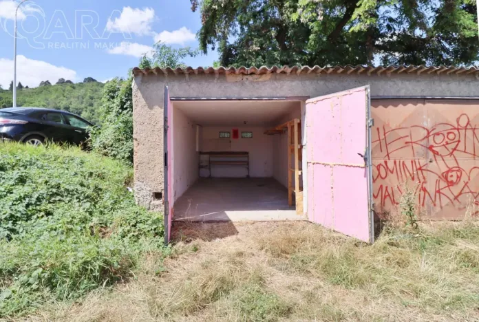 Prodej garáže, Praha - Bubeneč, Podbabská, 18 m2