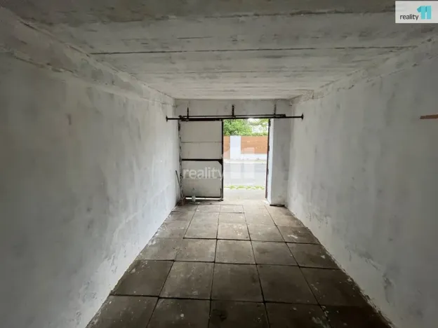 Prodej garáže, Praha, Glinkova, 17 m2