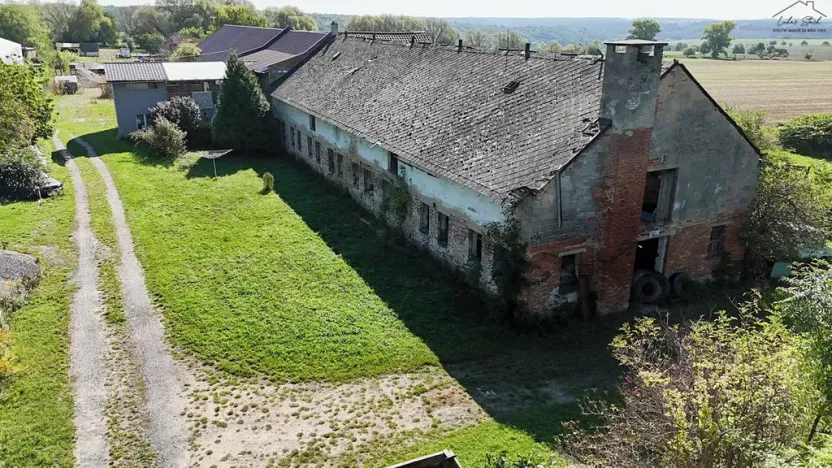Prodej komerčního pozemku, Střemy, 7651 m2