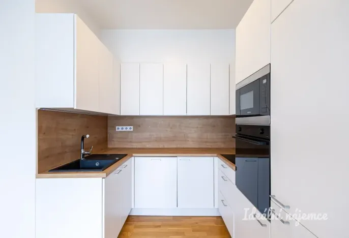 Pronájem bytu 2+kk, Praha - Libeň, Zenklova, 53 m2