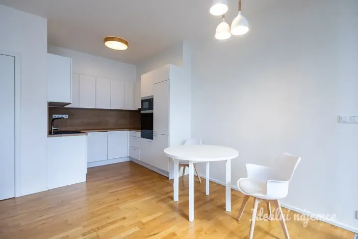 Pronájem bytu 2+kk, Praha - Libeň, Zenklova, 53 m2