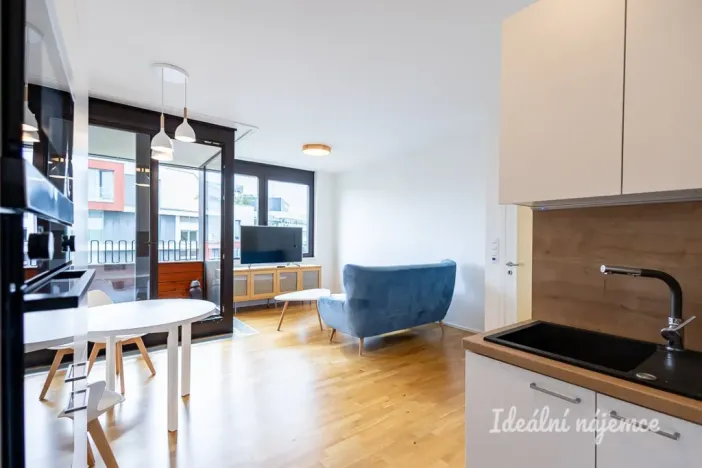 Pronájem bytu 2+kk, Praha - Libeň, Zenklova, 53 m2