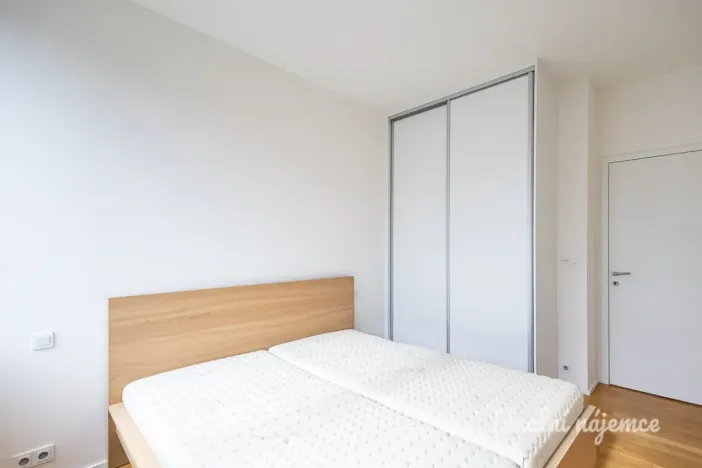 Pronájem bytu 2+kk, Praha - Libeň, Zenklova, 53 m2