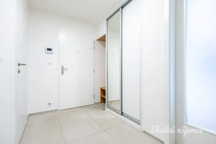 Pronájem bytu 2+kk, Praha - Libeň, Zenklova, 53 m2